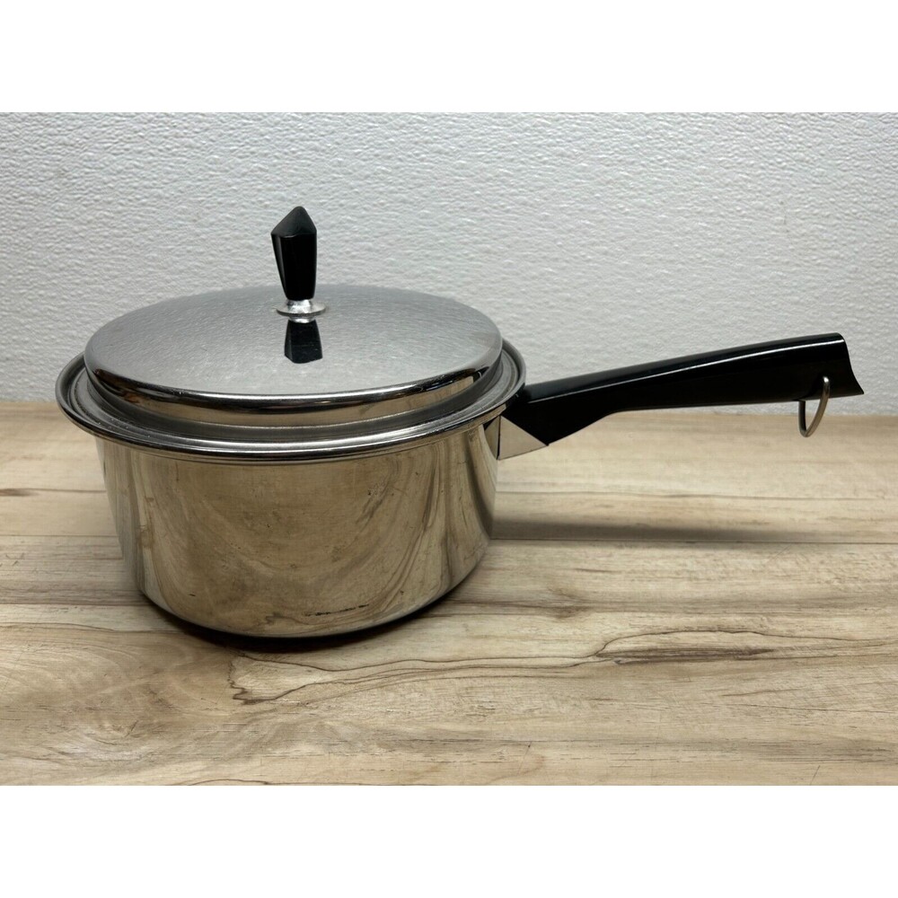 Vintage Unbranded Stainless Steel 2Lt Saucepan With Lid
